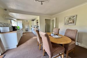 23' Kitchen/Dining Room- click for photo gallery